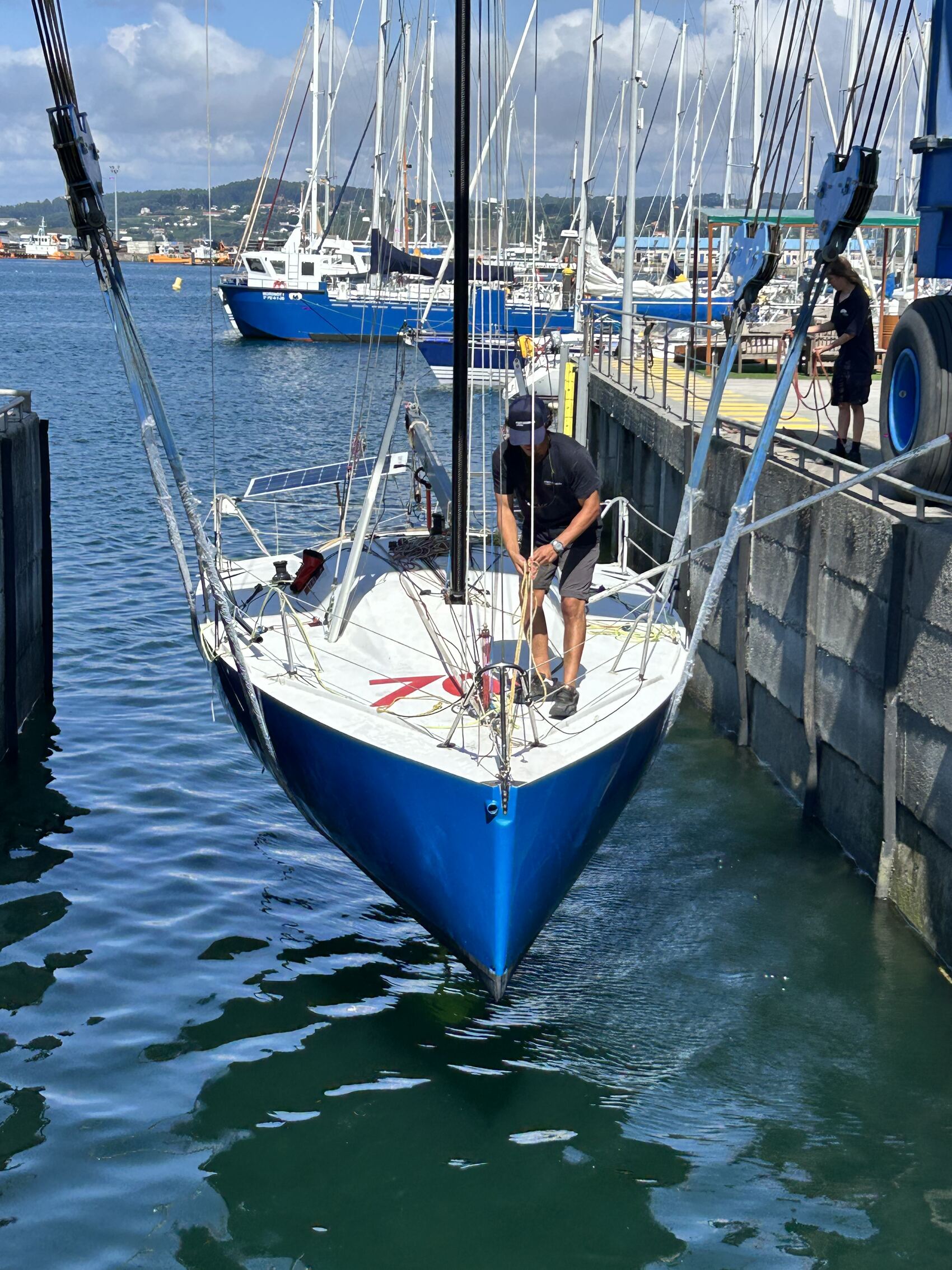 Proa de Barra en el muelle durante la puesta a punto